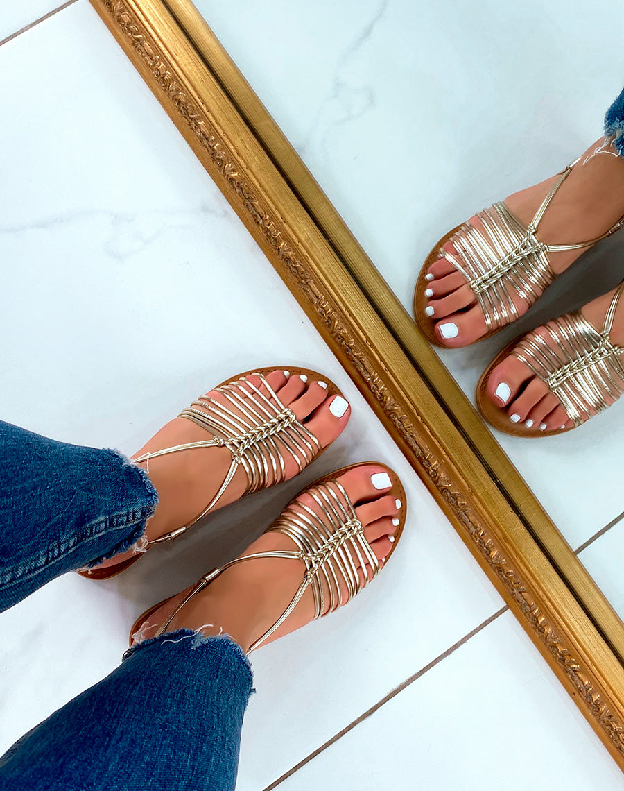Nu-pieds à multiples brides fines dorées