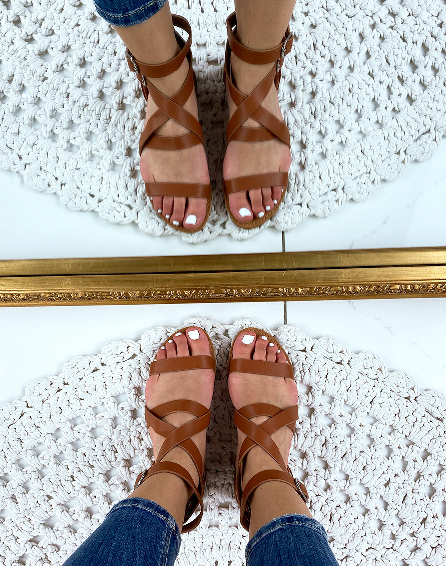 Nu-pieds à multiples sangles en simili cuir camel