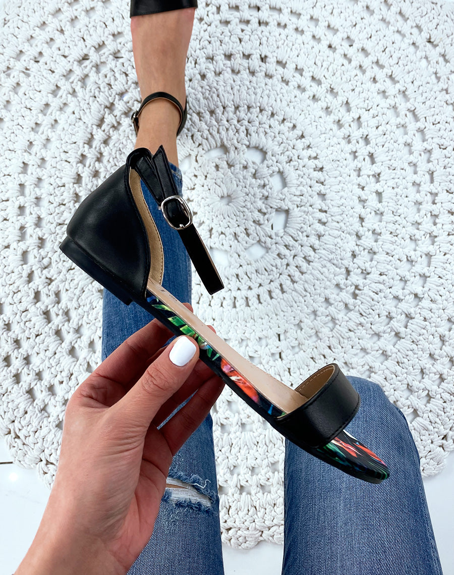 Nu-pieds noir en simili cuir