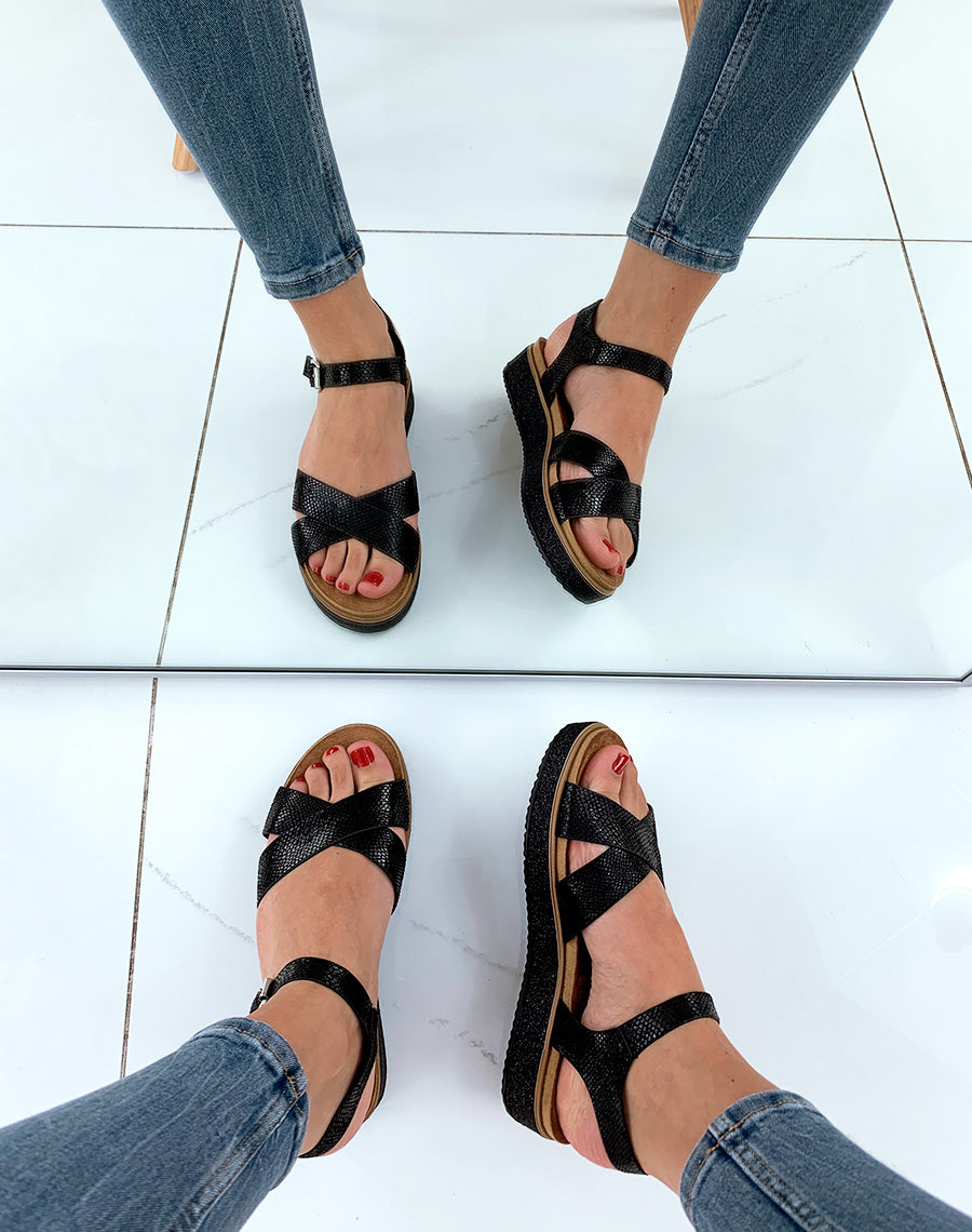 Nu-pieds noires peau de serpent