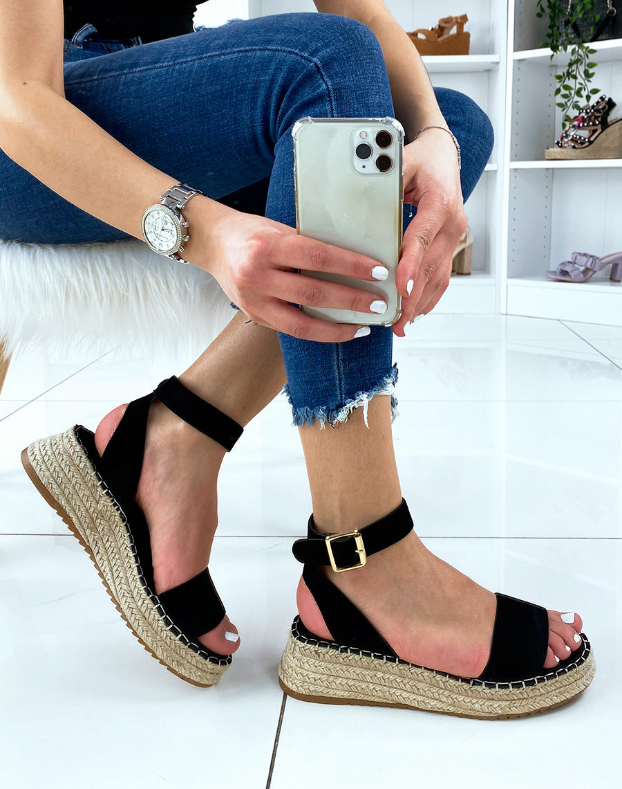 Nu-pieds noirs en suédine à plateforme