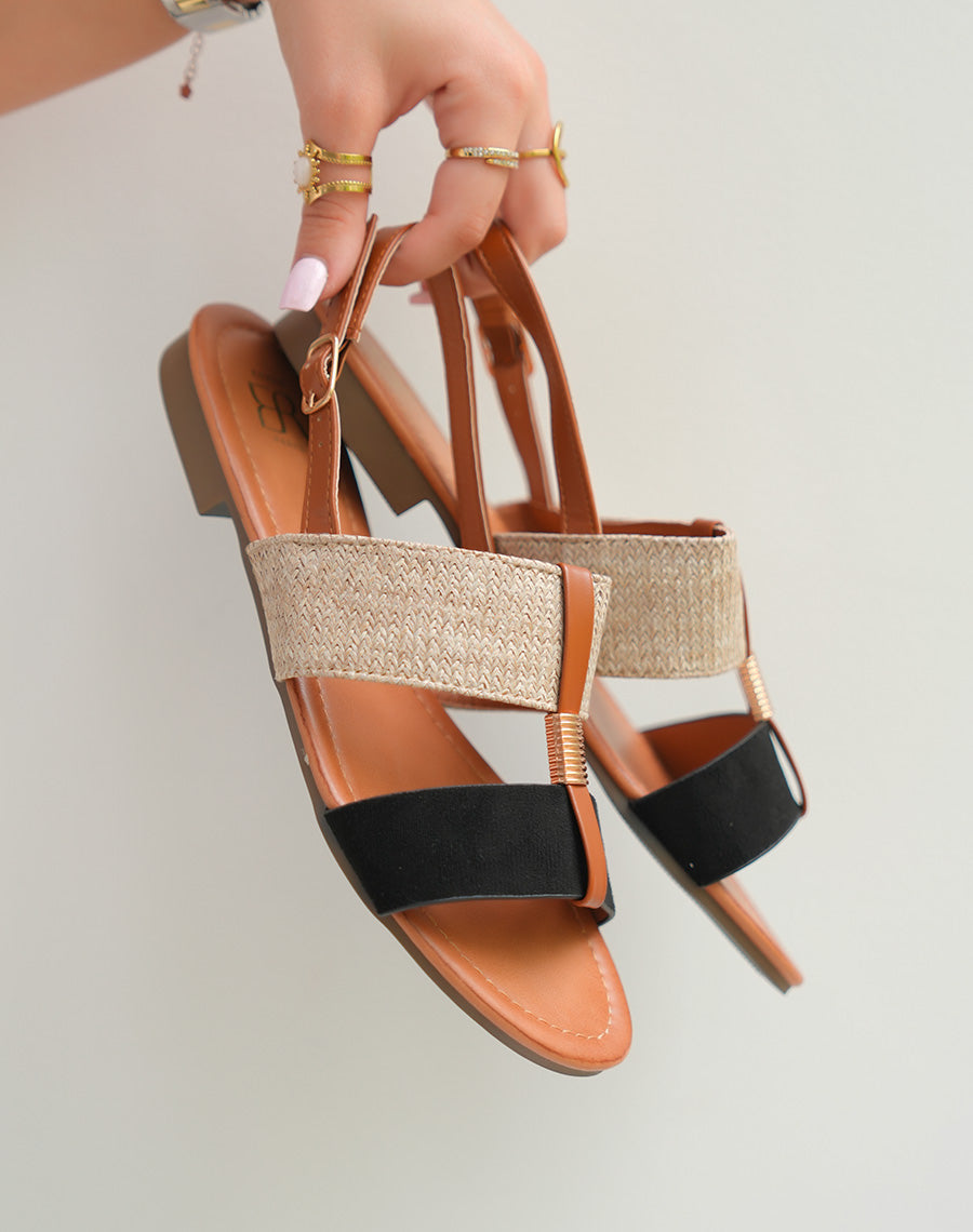 Nu-pieds noirs et en osier