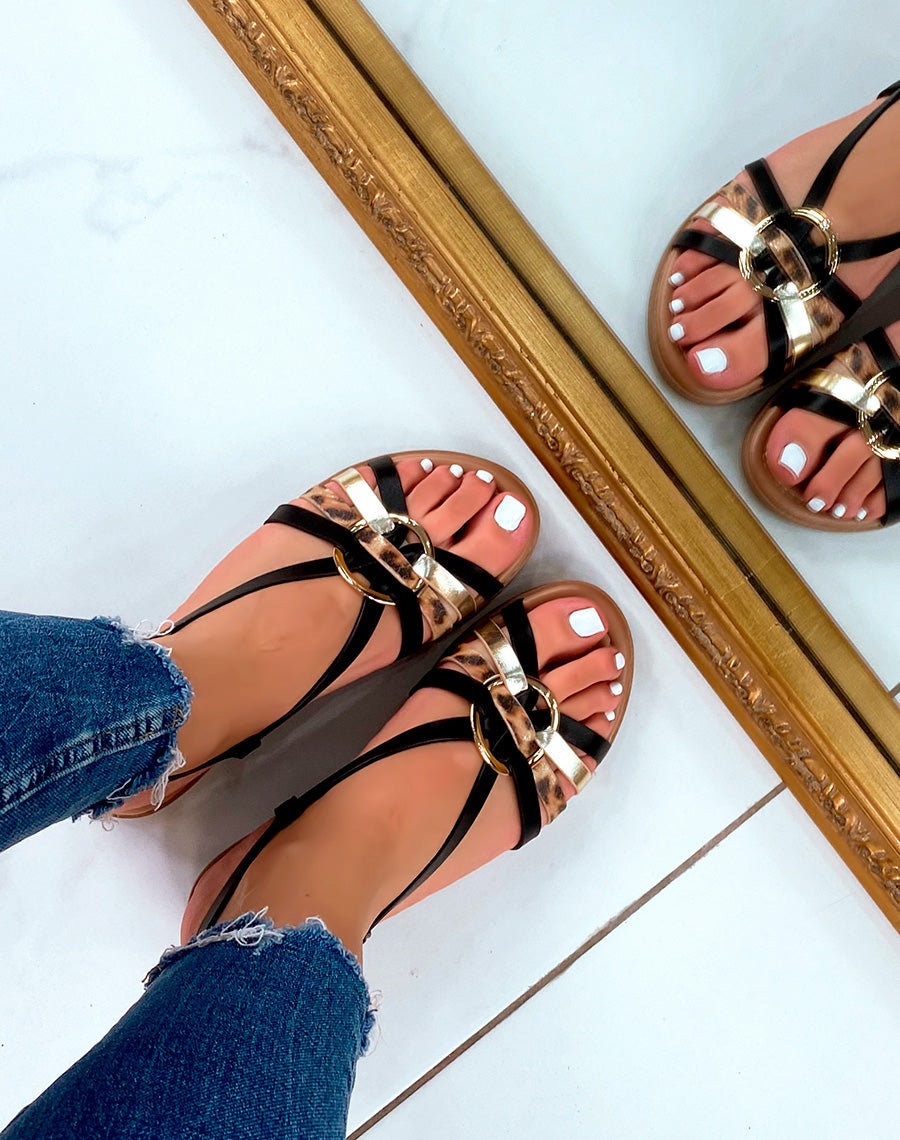 Nu-pieds noirs et à motif léopard