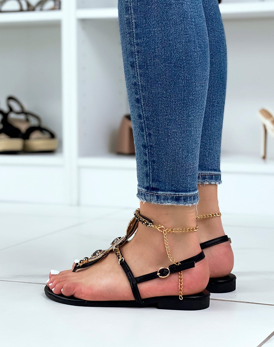 Nu-pieds noirs à lanières à multiples ornements dorés