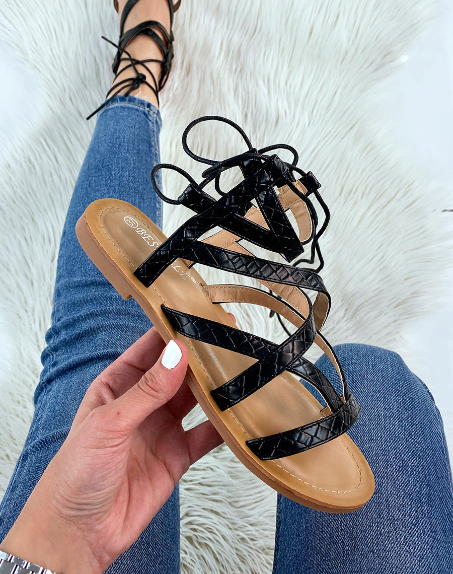 Nu-pieds noirs à multiples brides effet croco