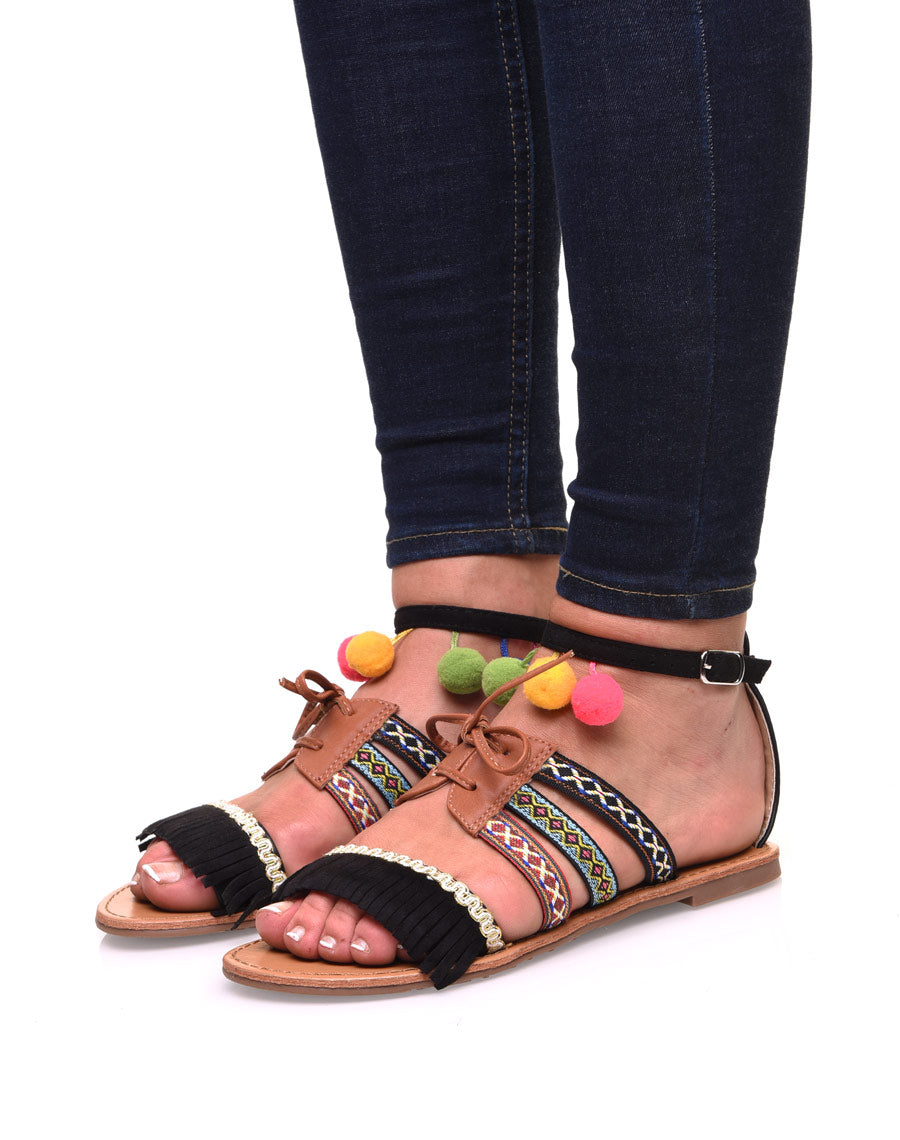 Nu-pieds noirs à multiples détails