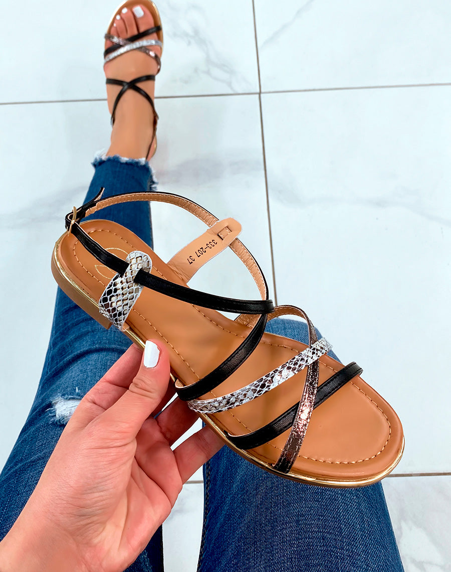 Nu-pieds noirs à multiples fines lanières