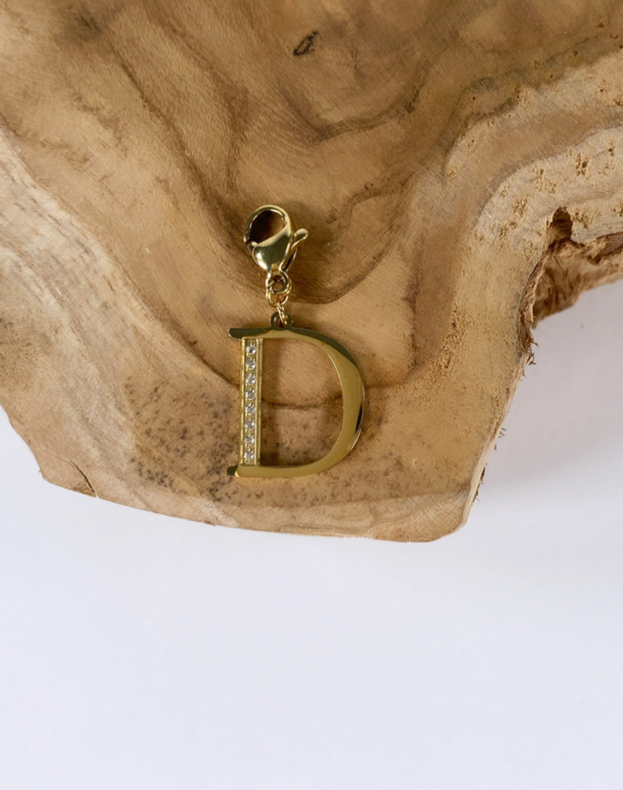 Pendentif D