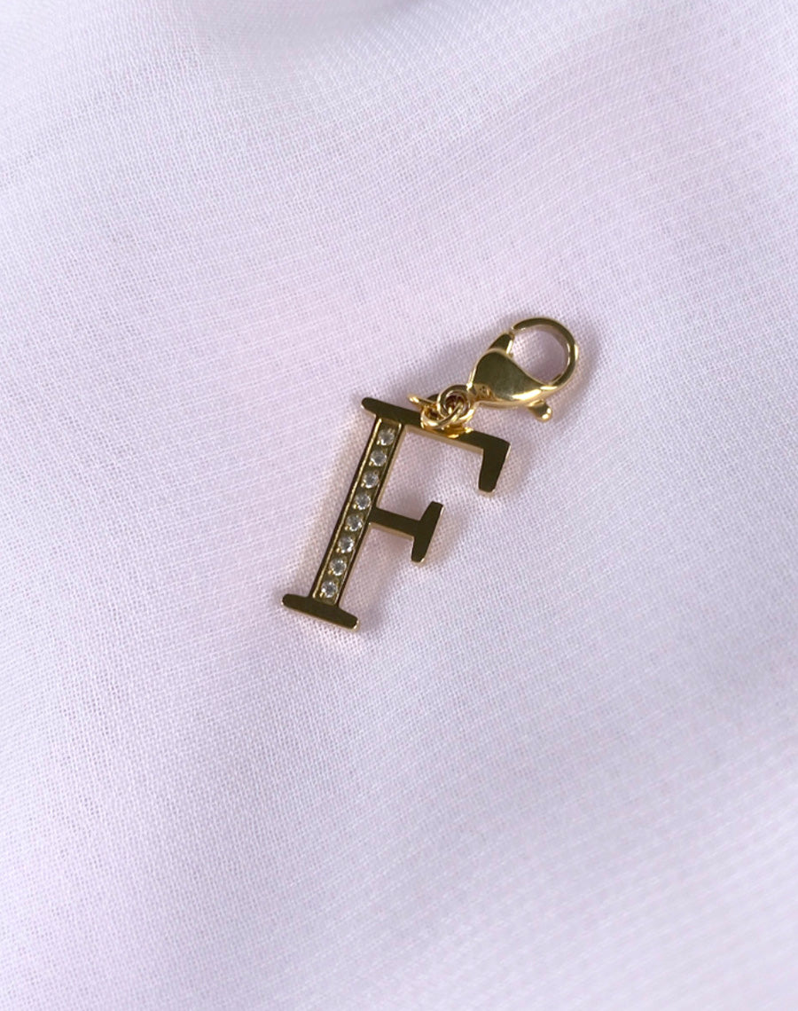 Pendentif F