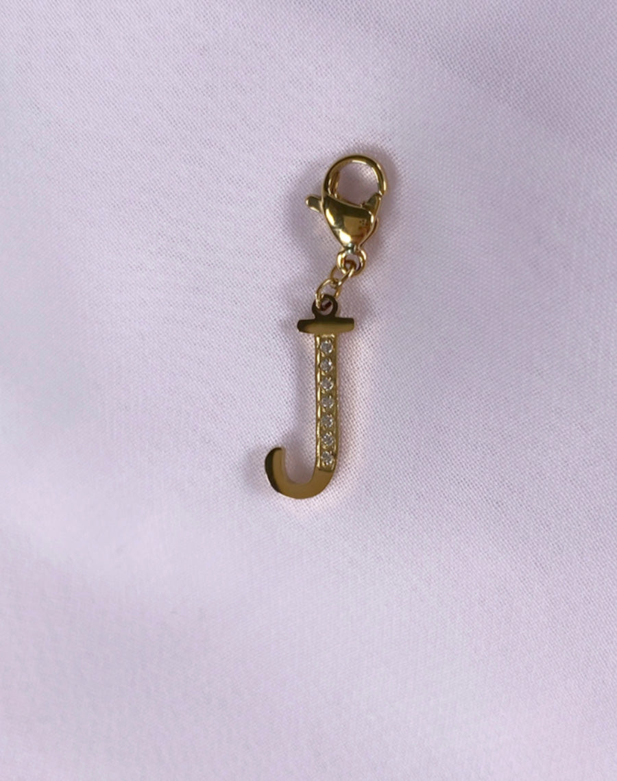 Pendentif J