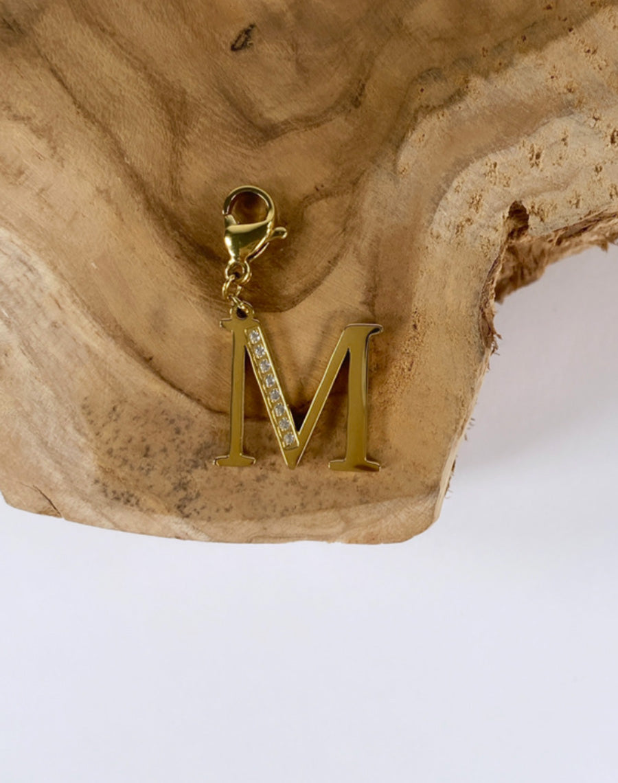 Pendentif M