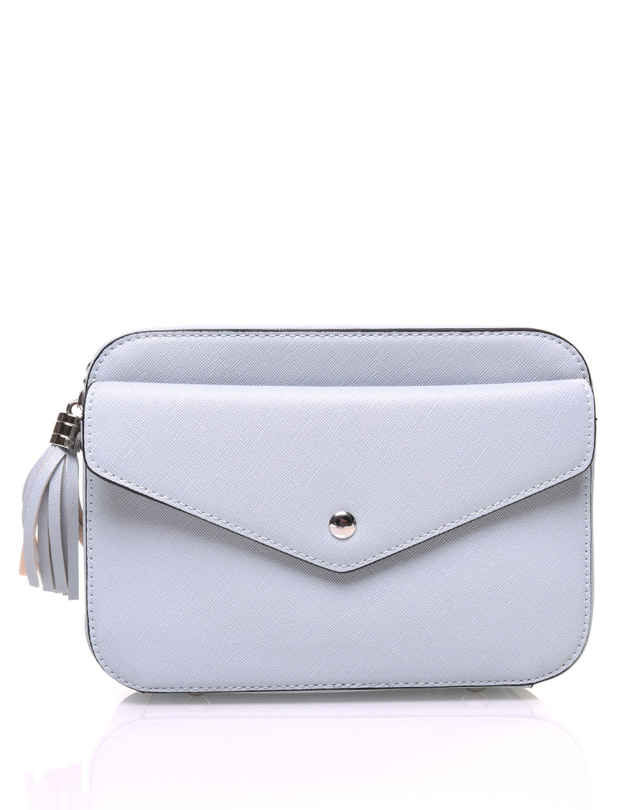Petit sac bandoulière texturé bleu clair et fermeture pompon
