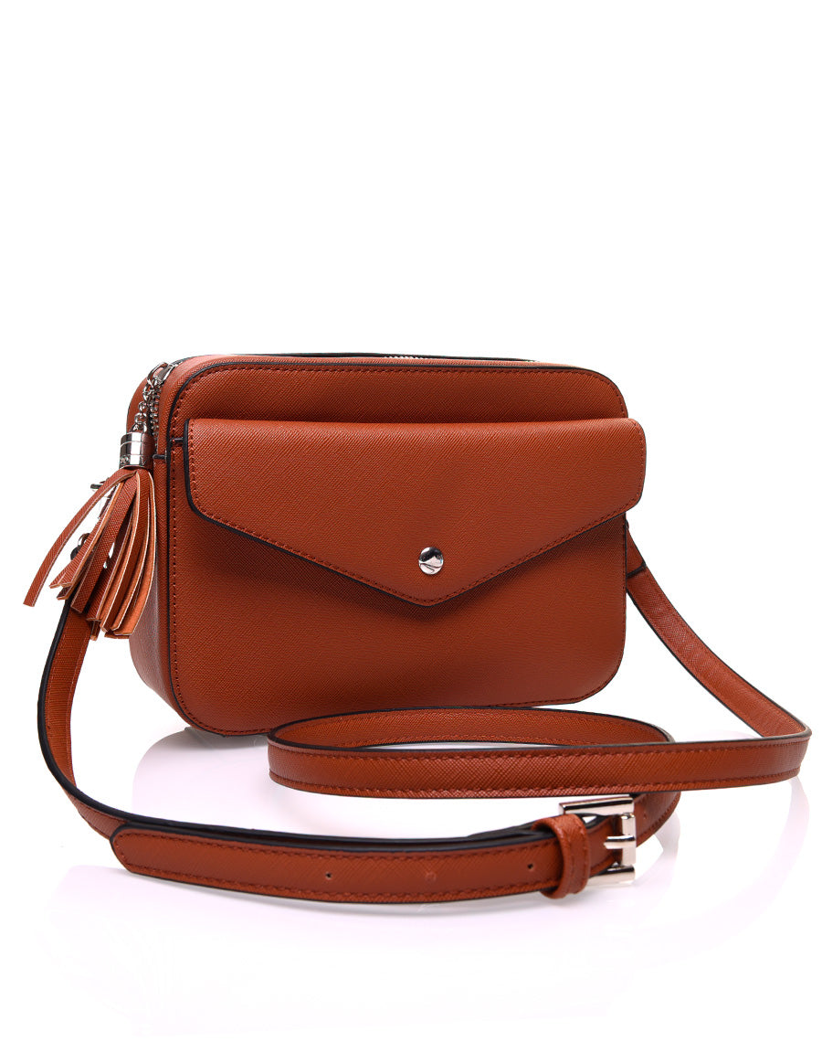 Petit sac bandoulière texturé camel et fermeture pompon