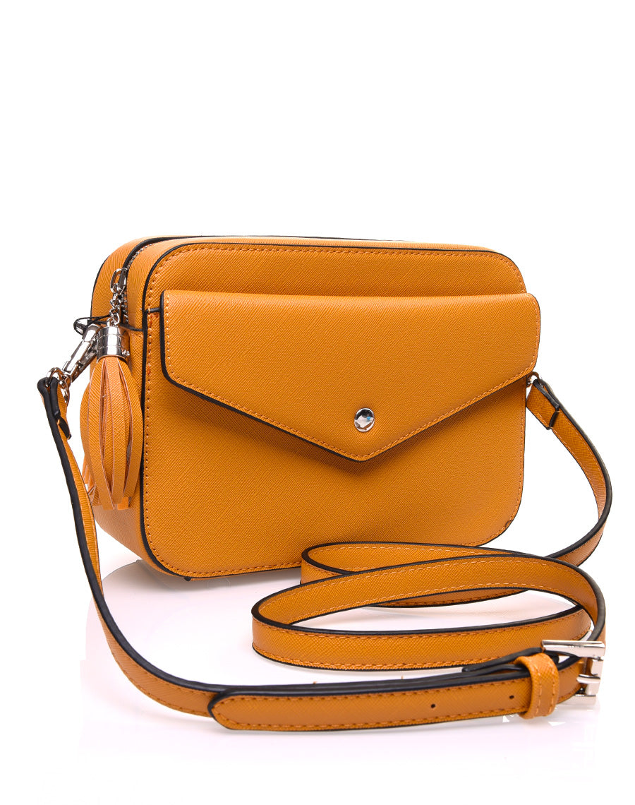 Petit sac bandoulière texturé moutarde et fermeture pompon