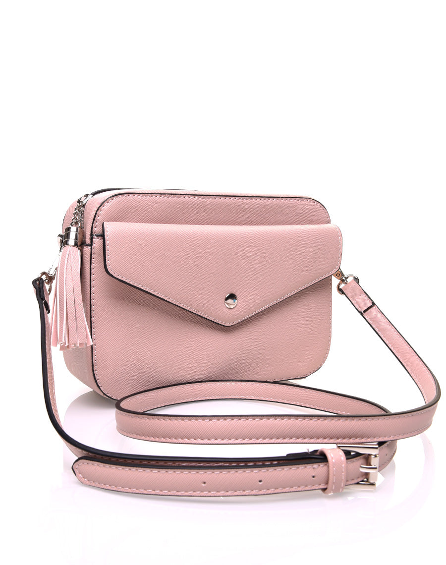 Petit sac bandoulière texturé rose poudré et fermeture pompon