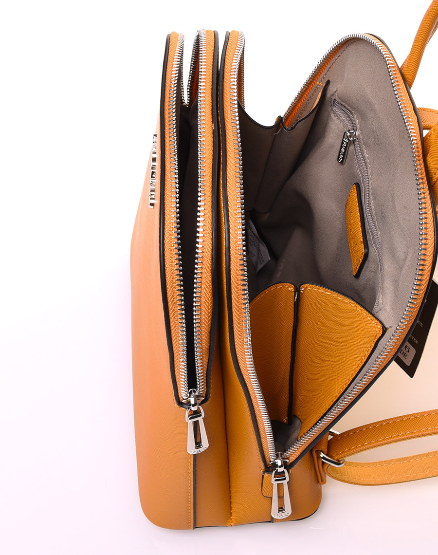 Petit sac à dos moutarde à bretelles fines