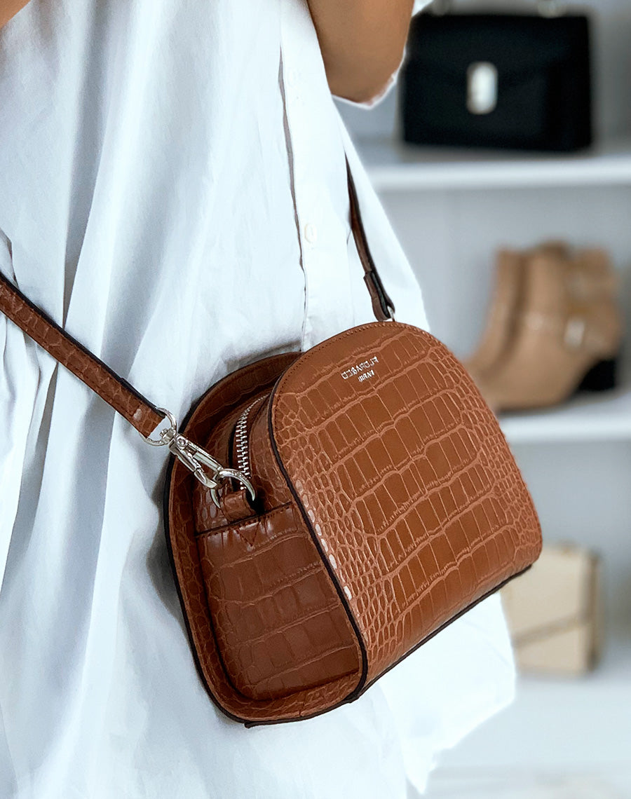 Pochette arrondie camel effet croco