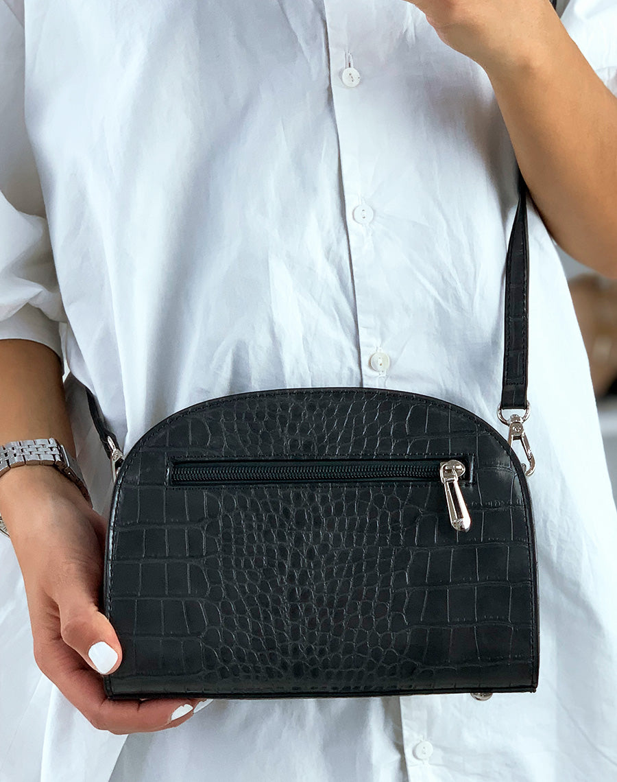 Pochette arrondie gris effet croco