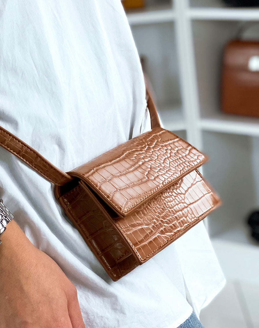 Pochette bandoulière effet croco marron