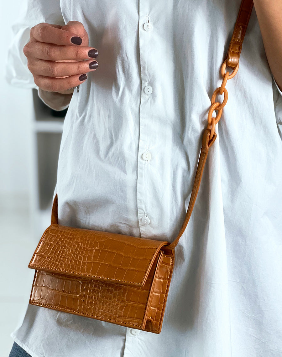 Pochette bandoulière effet croco moutarde