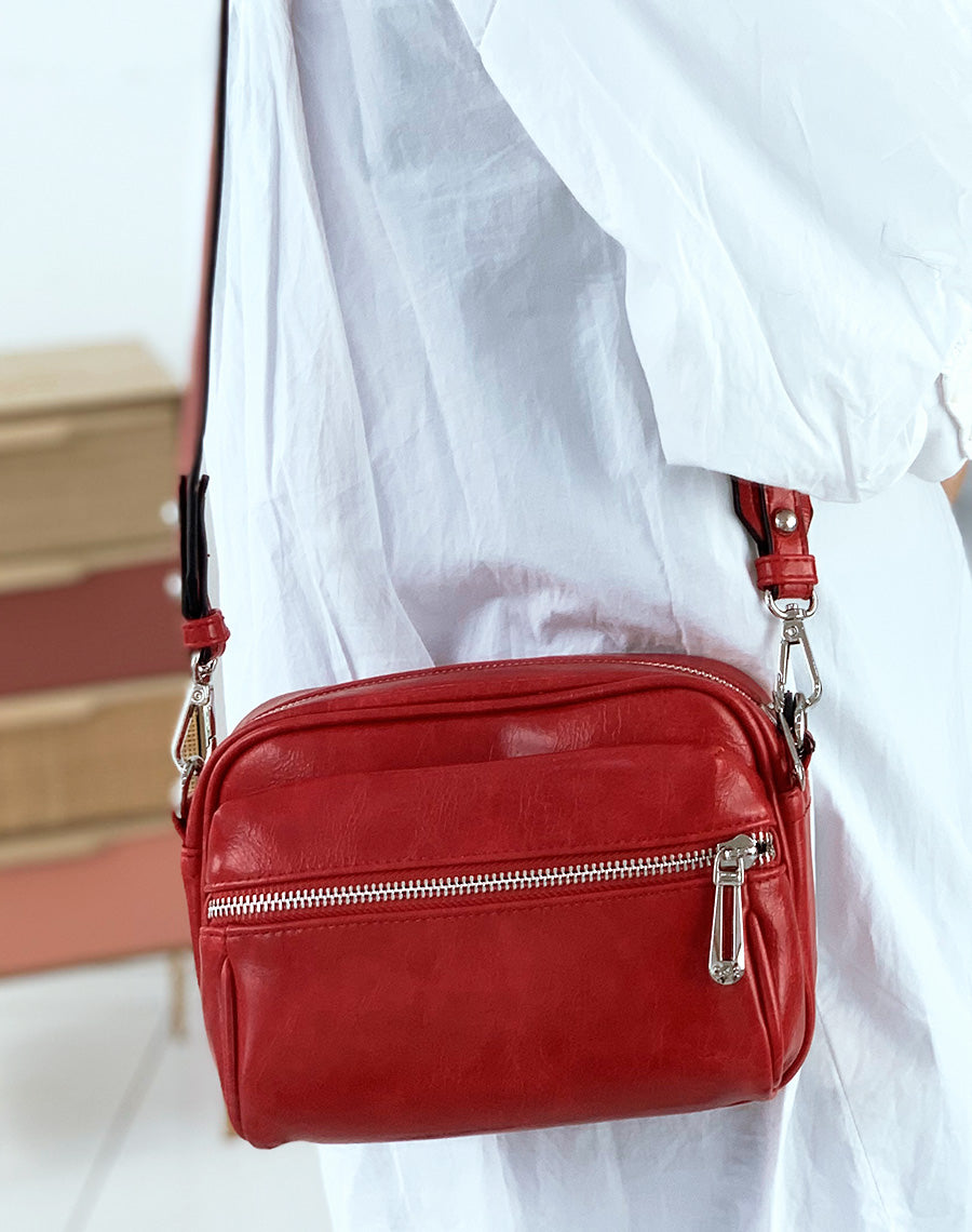 Pochette bandoulière à poche frontale rouge