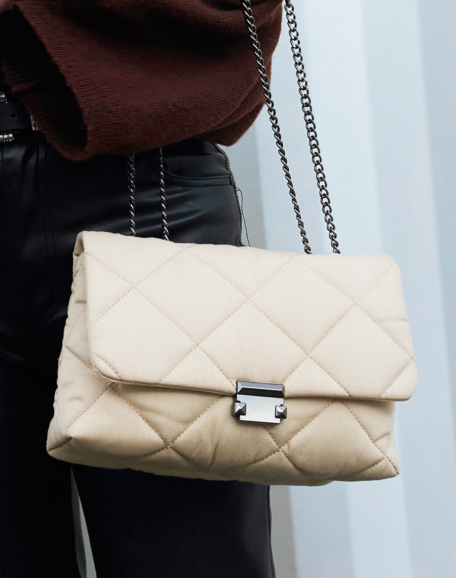 Pochette en jean beige matelassé