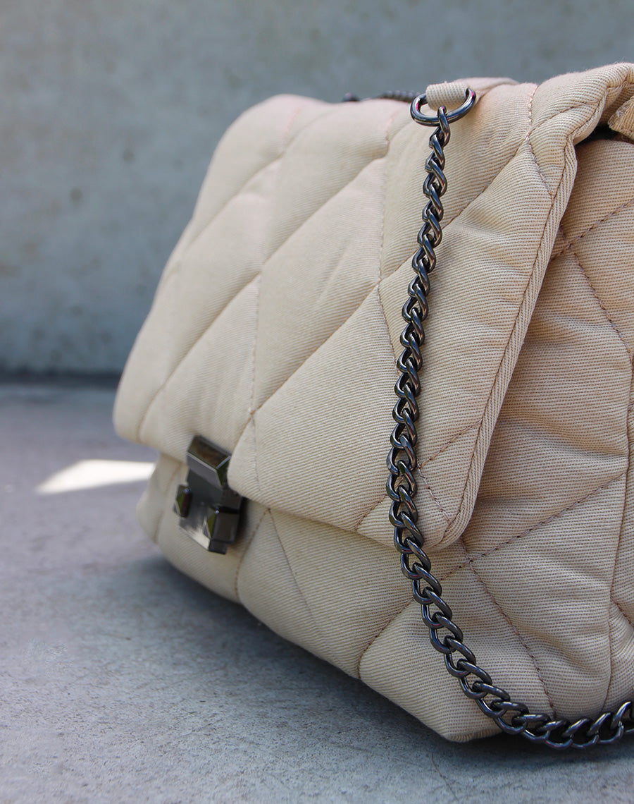 Pochette en jean beige matelassé