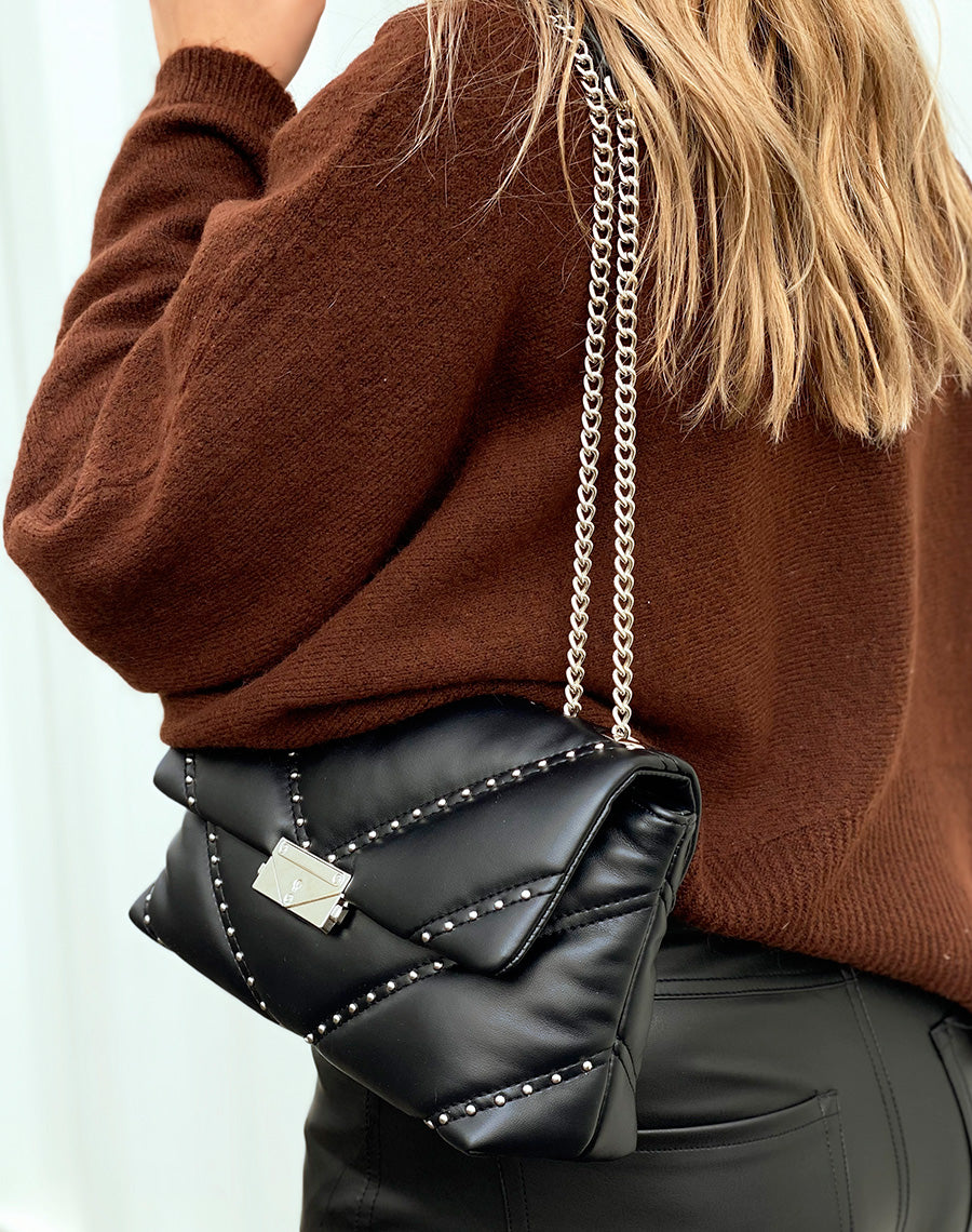Pochette noire à clous argentés