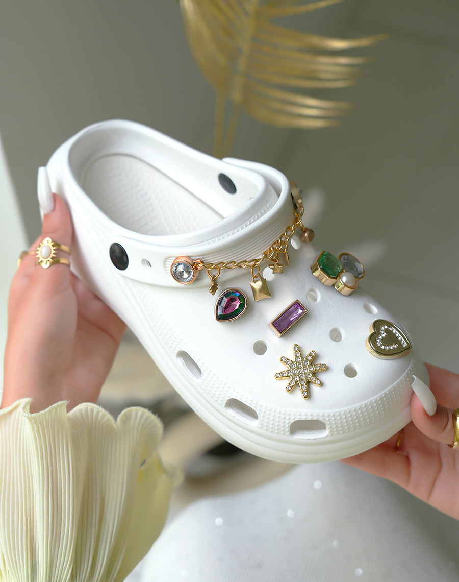 Sabots femme blancs à détails bijoux tendance et plateforme épaisse