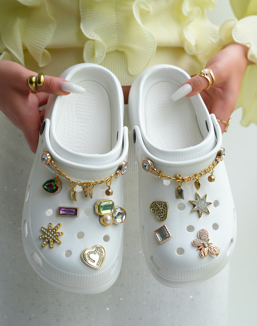 Sabots femme blancs à détails bijoux tendance et plateforme épaisse