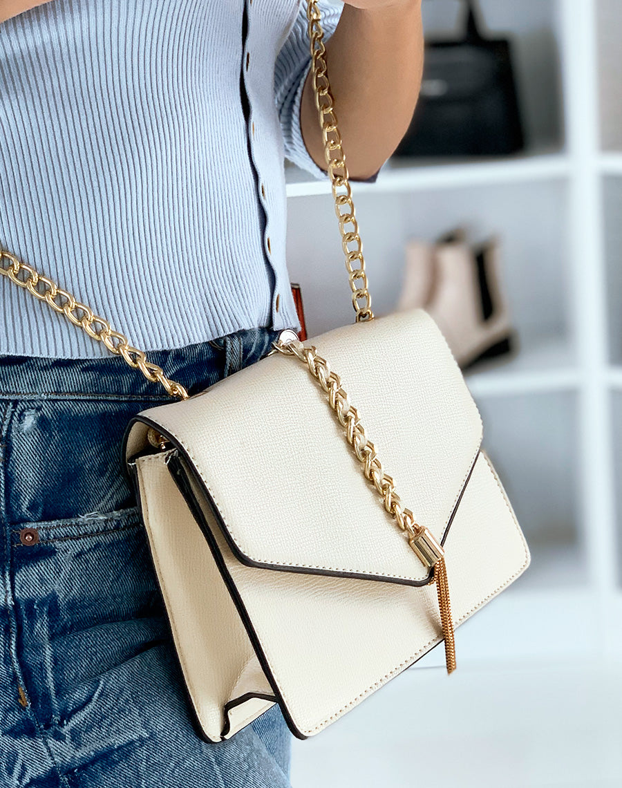 Sac bandoulière beige à chaînes dorées