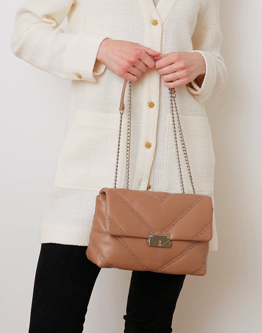 Sac bandoulière beige à clous argentés