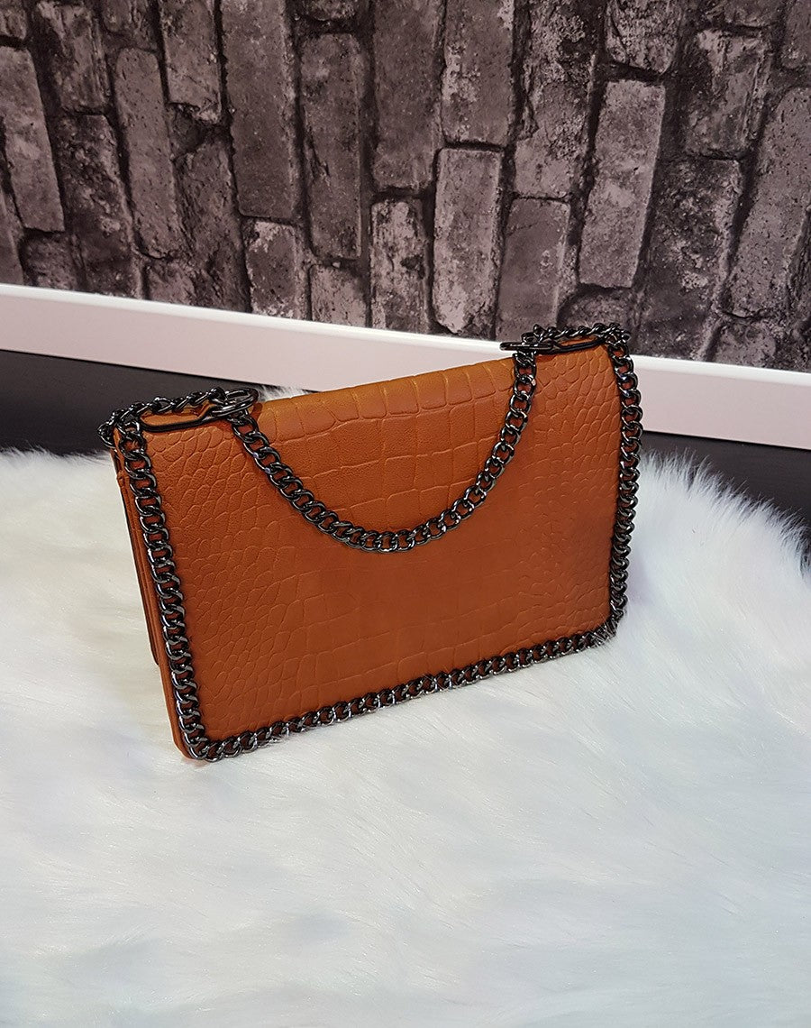 Sac bandoulière effet croco chaine camel