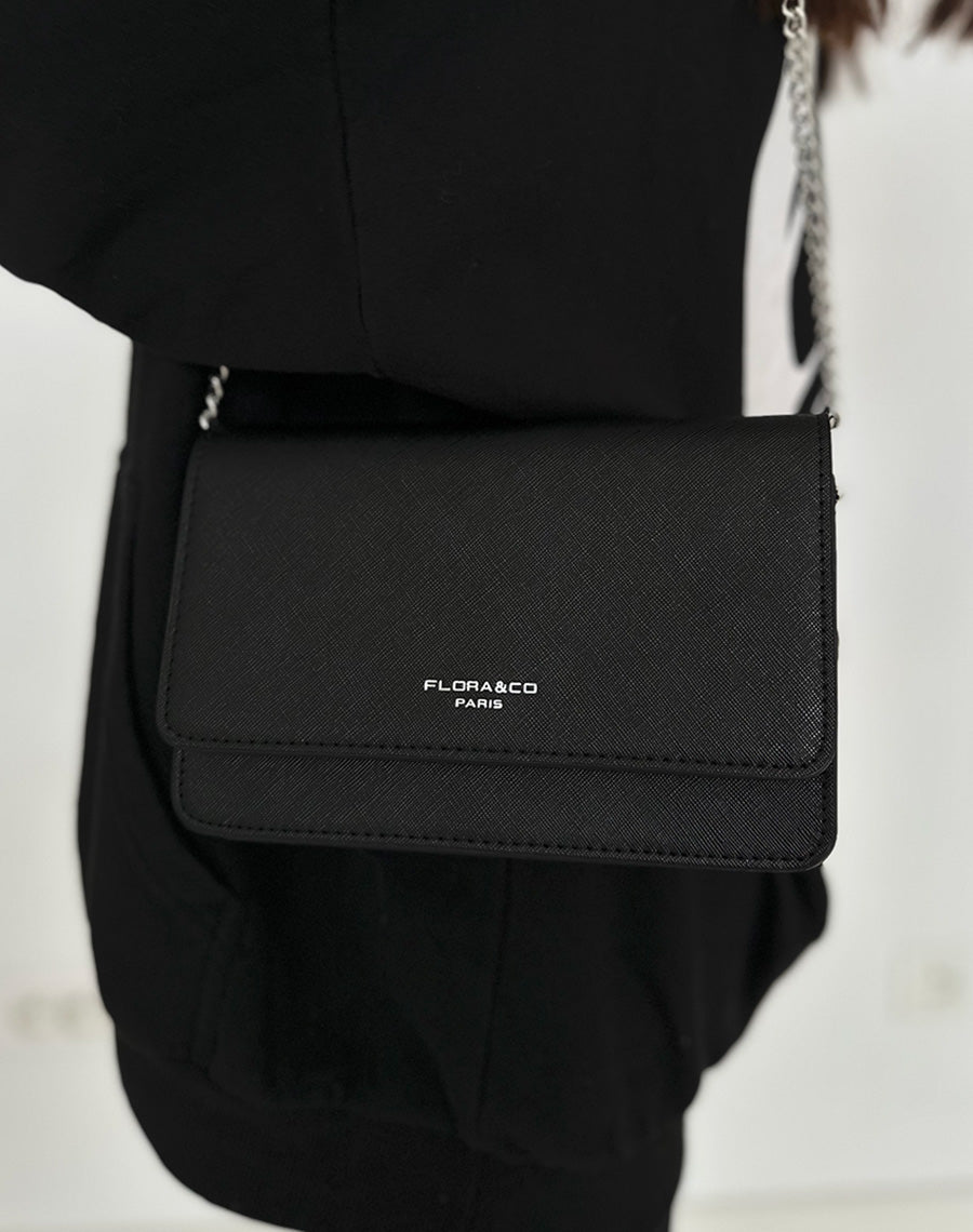 Sac à bandoulière noir à détail argenté