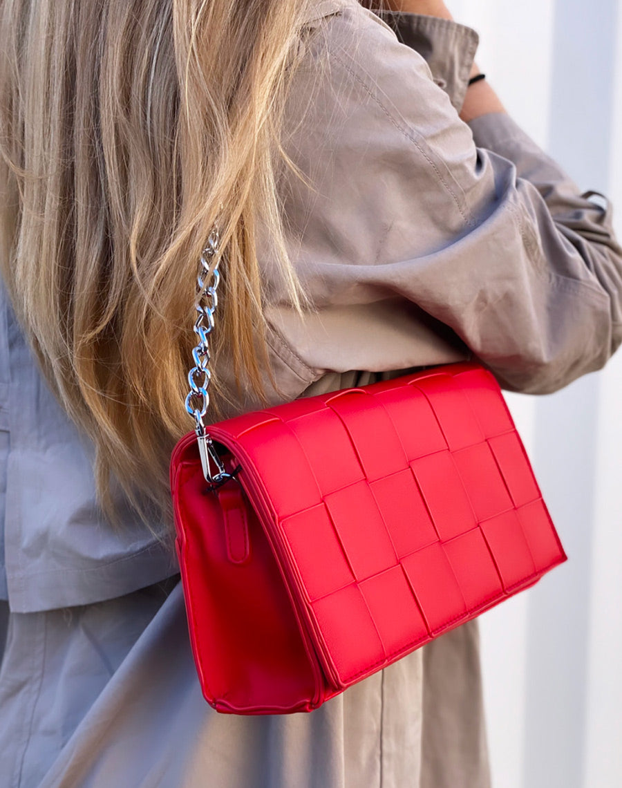 Sac bandoulière rouge effet damier