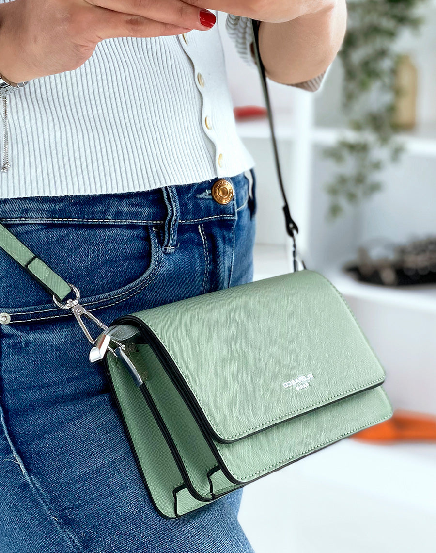 Sac à bandoulière vert d’eau à détail argenté