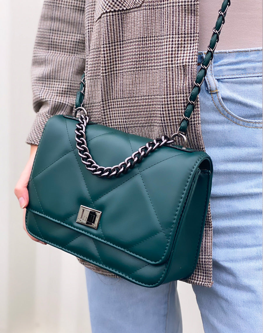 Sac bandoulière vert foncé effet matelassé à chaîne argentée