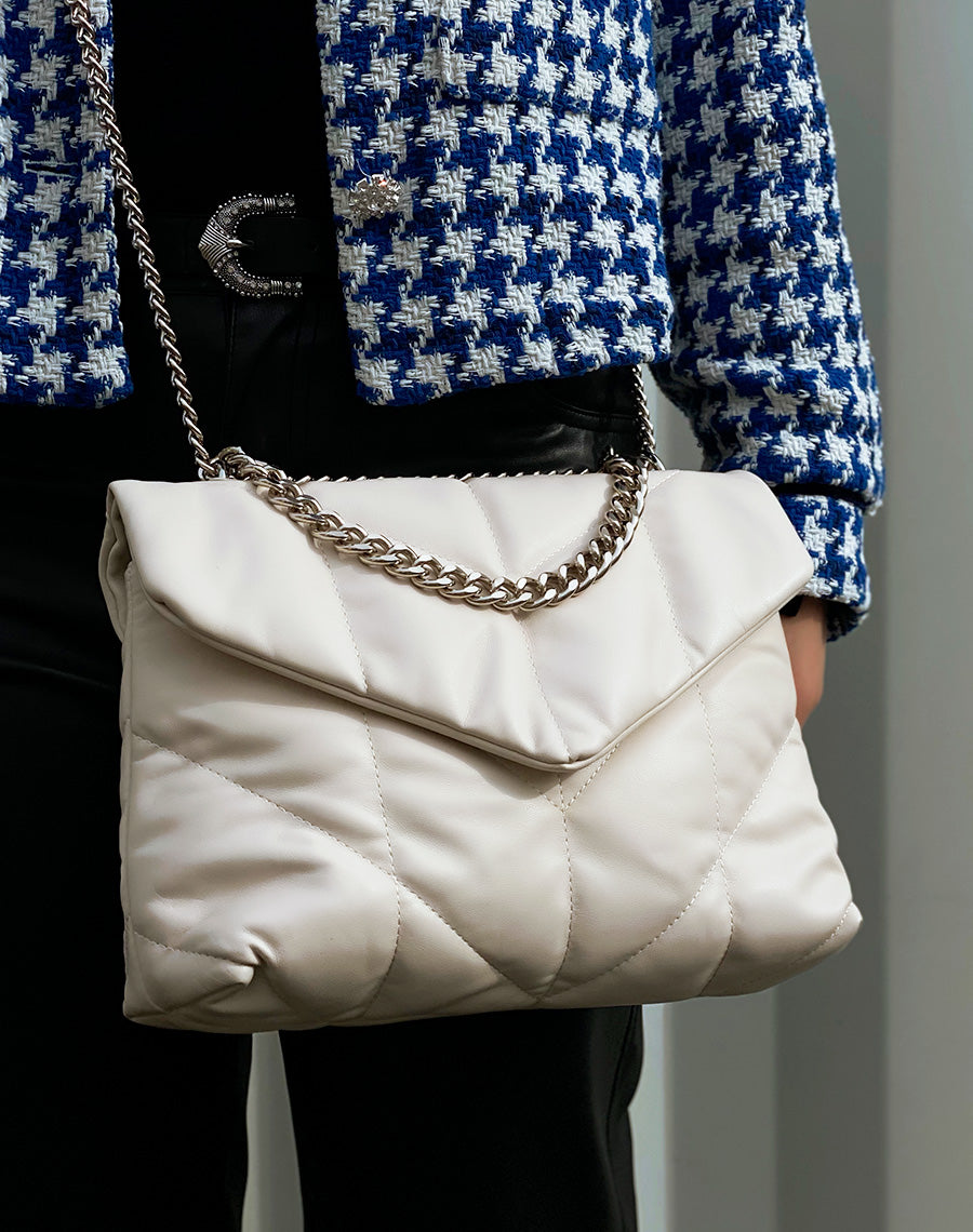 Sac beige bandoulière à chaine argentée