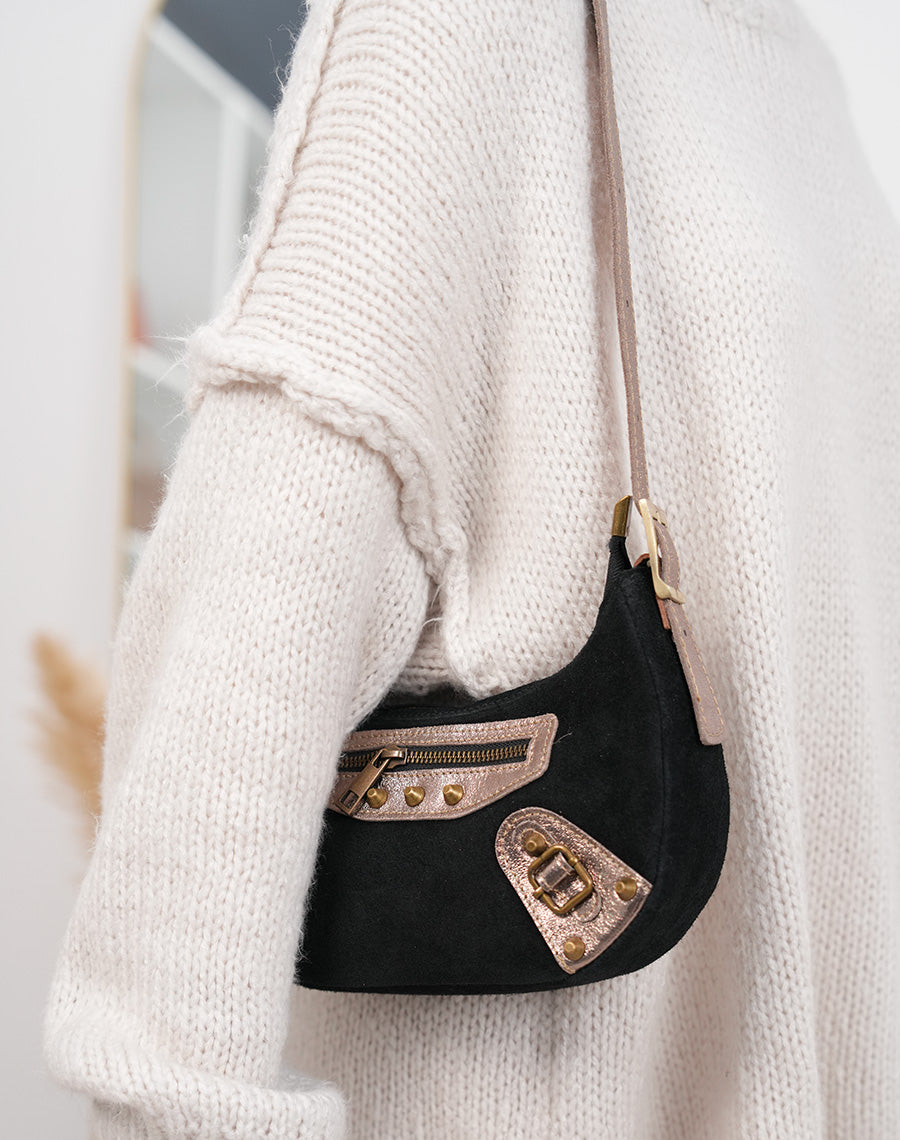 Sac besace mini en cuir daim noir et détails bronze
