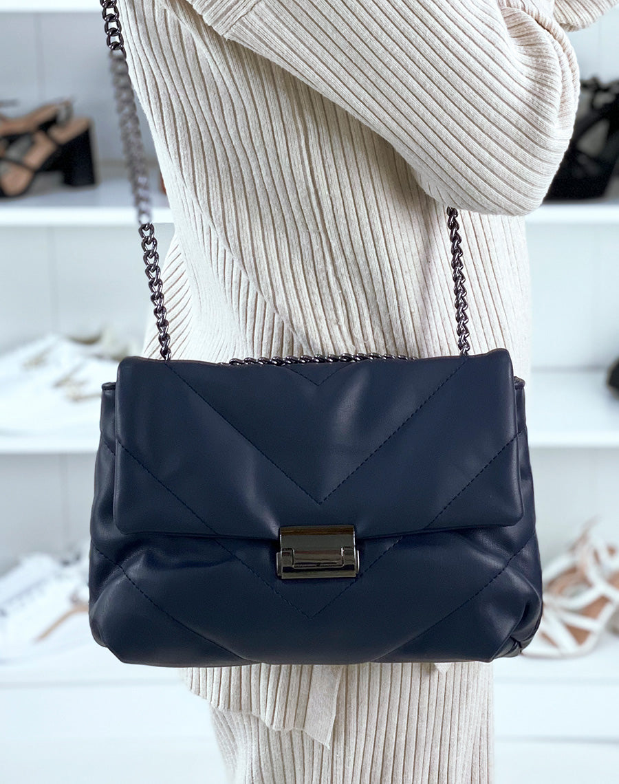 Sac bleu nuit matelassé effet mat à bandoulières chaînes