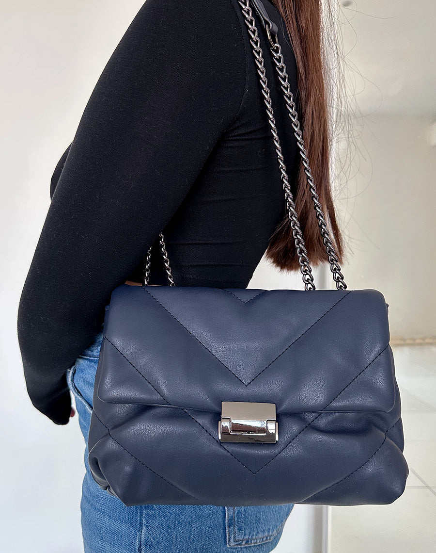 Sac bleu nuit matelassé effet mat à bandoulières chaînes