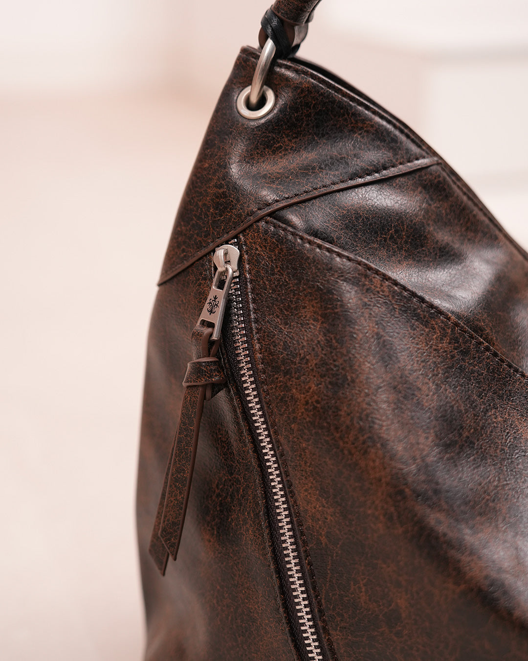 Sac cabas besace marron foncé effet délavé