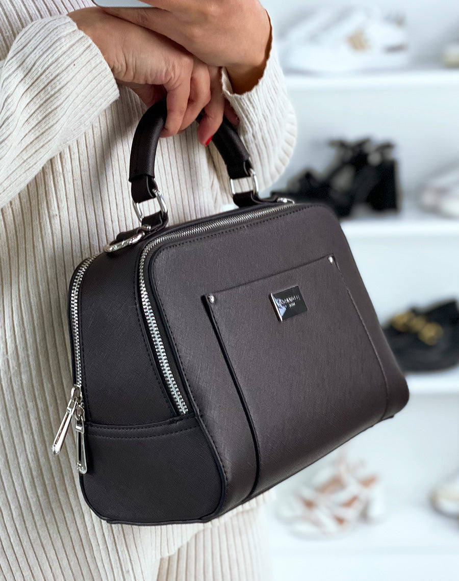 Sac chocolat porté épaule style cartable