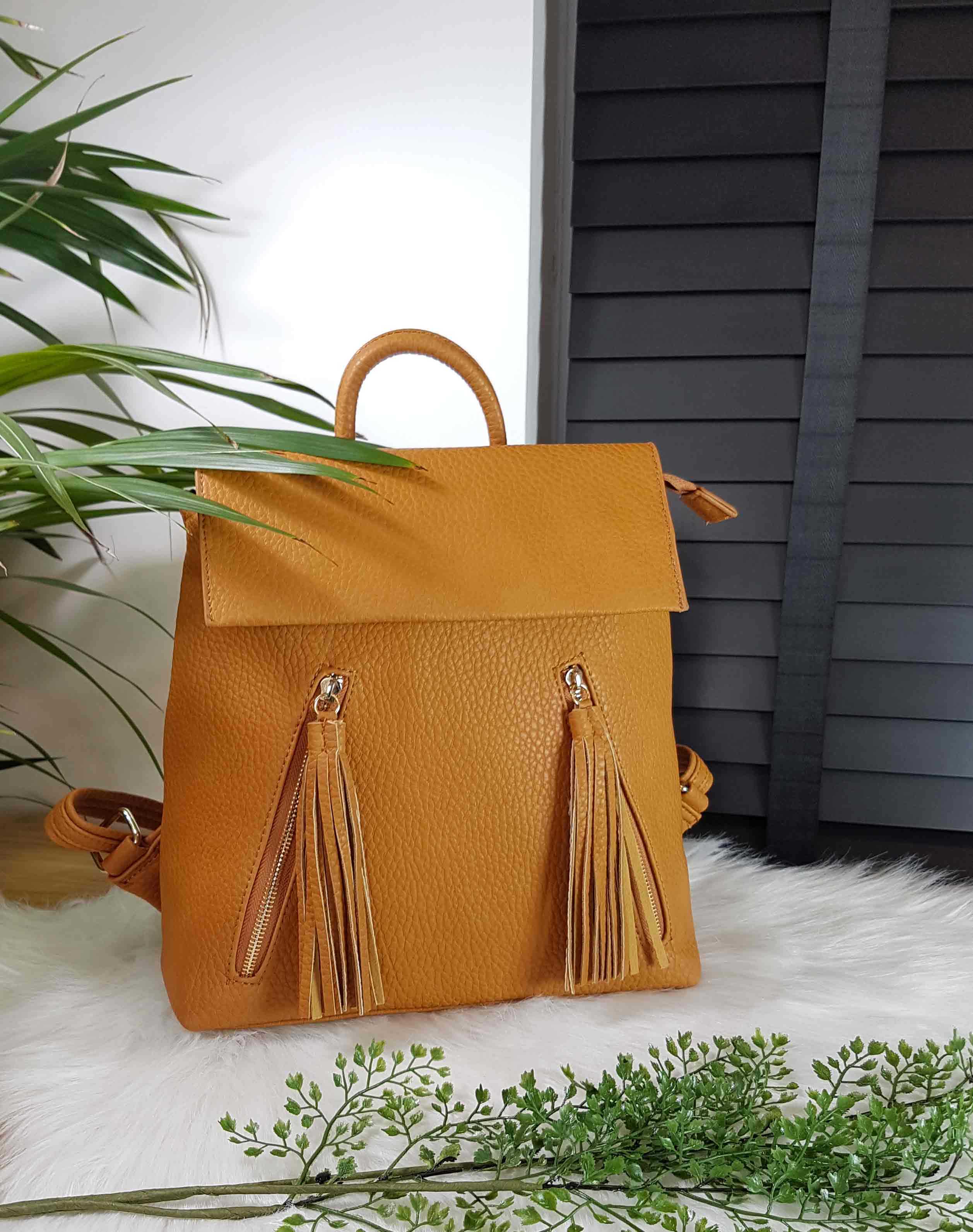 Sac à dos camel avec fermetures à franges