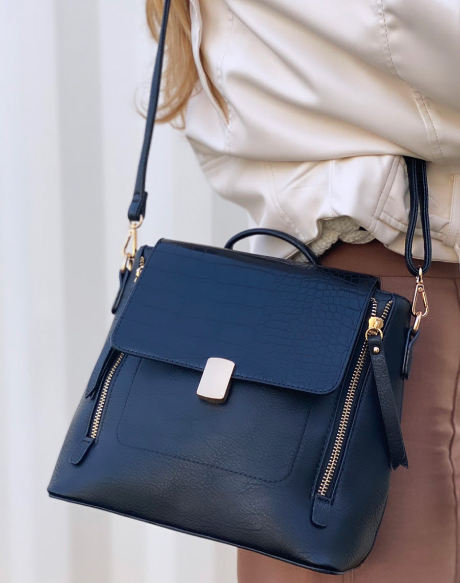 Sac à dos noir bi-matière effet croco à détail doré