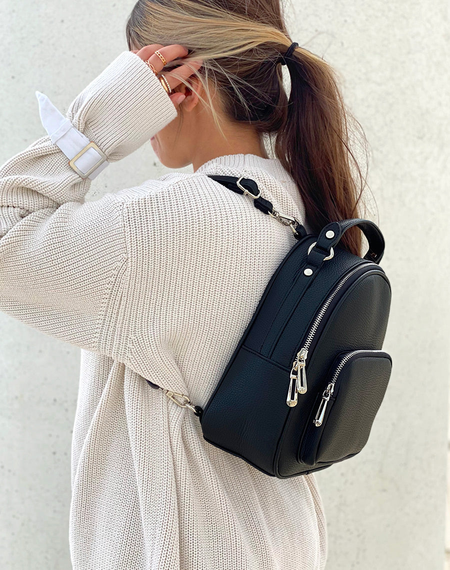 Sac à dos noir à zips dorés