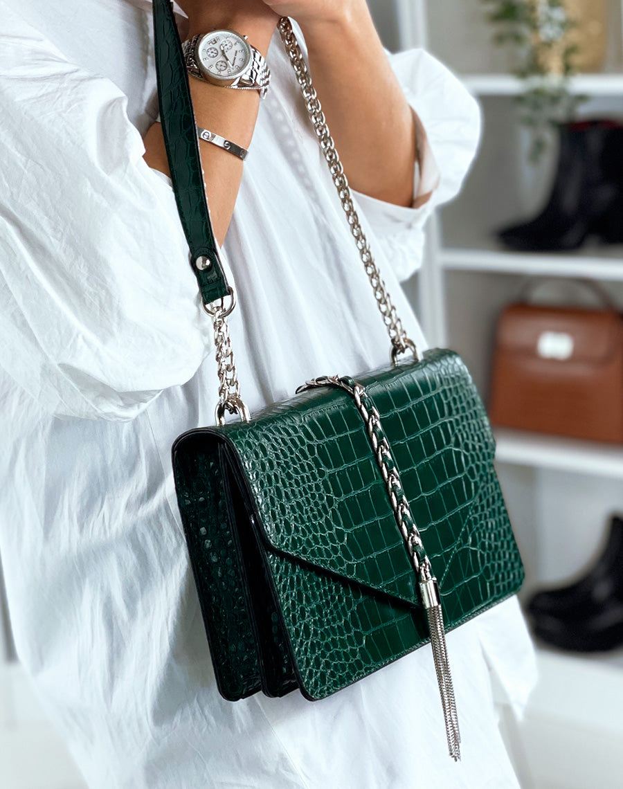 Sac en bandoulière vert croco à détails argentés