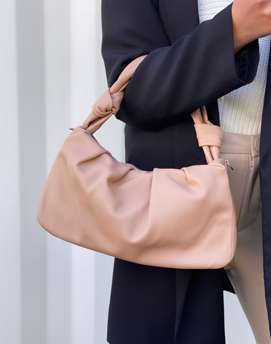 Sac à main besace beige à lanière enroulée