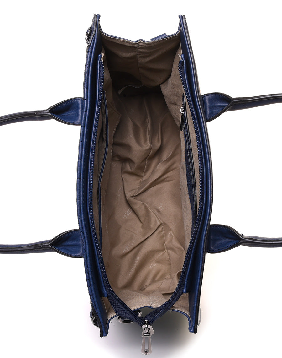 Sac à main bleu effet croco et détails chaînes