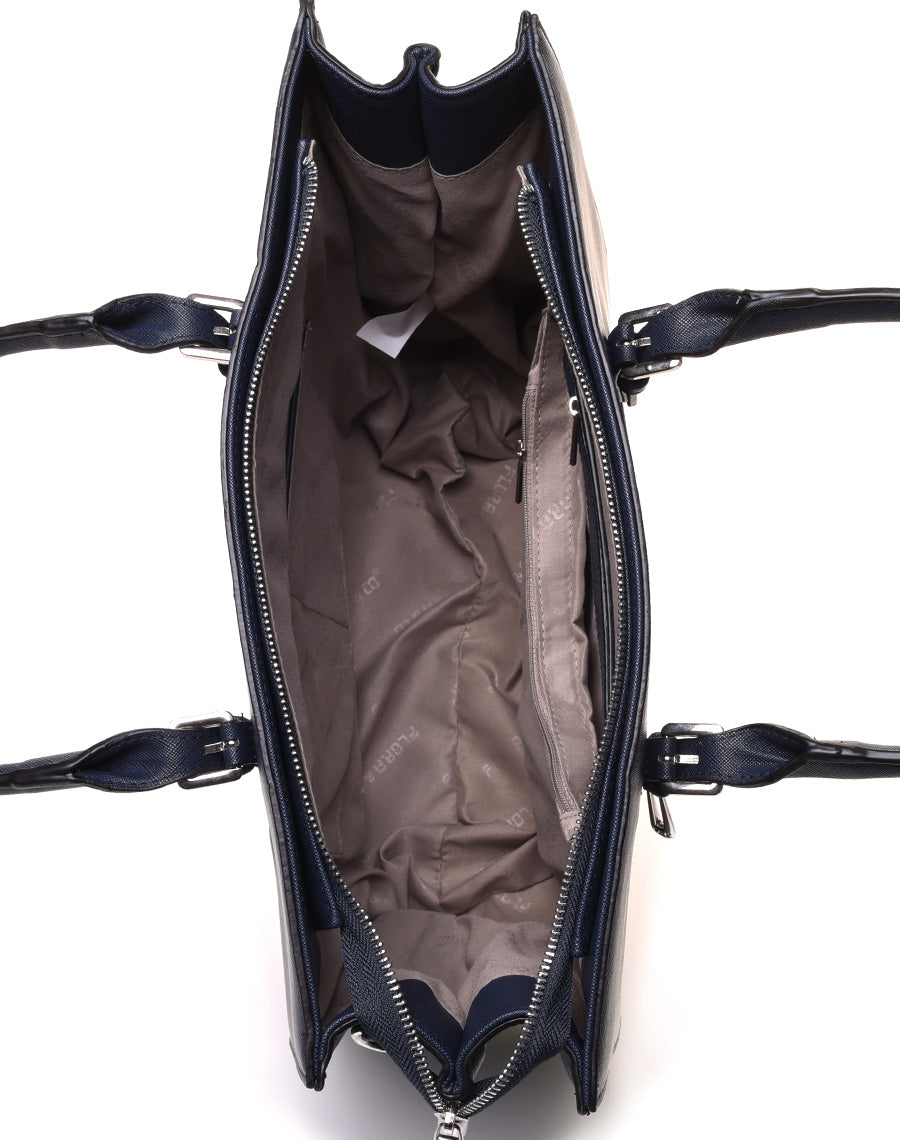 Sac à main bleu marine rigide de forme rectangulaire